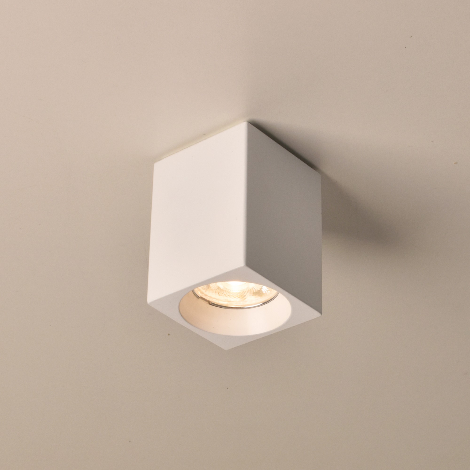 Spot Επιφανείας, Cube