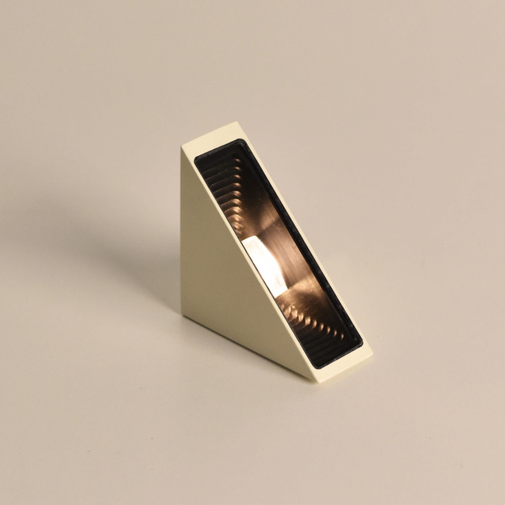 Φωτιστικό Παραθύρων, Triangle