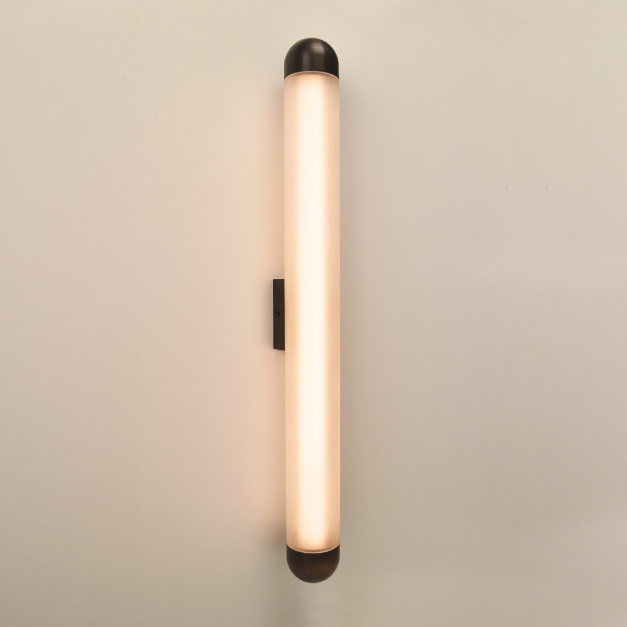 Απλίκα Τοίχου, In Tube